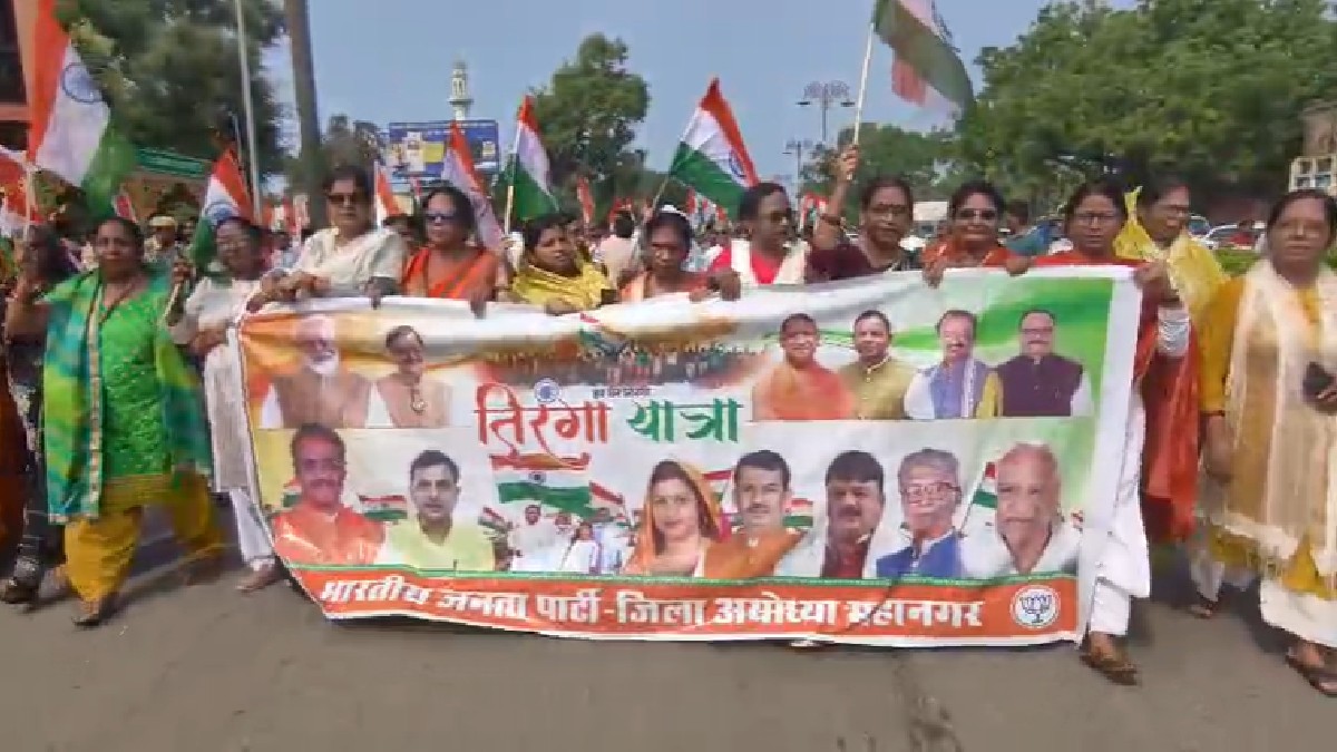 अयोध्या में भव्य तिरंगा यात्रा, डॉ. दिनेश शर्मा ने दिया एकता और राष्ट्र सम्मान का संदेश
